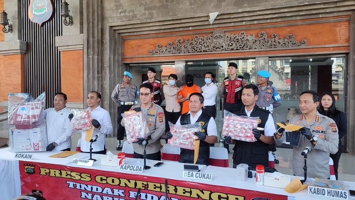 WN Aussie Jaringan Narkoba Internasional Ditangkap, 1,7 Kg Kokain Disita